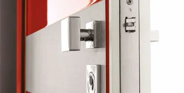 Porta blindata filo muro